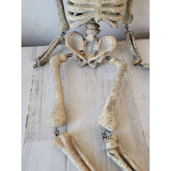 Rustic Skull black bleeding face hanging Halloween scary pop decor jointed - Picture 4 of 16